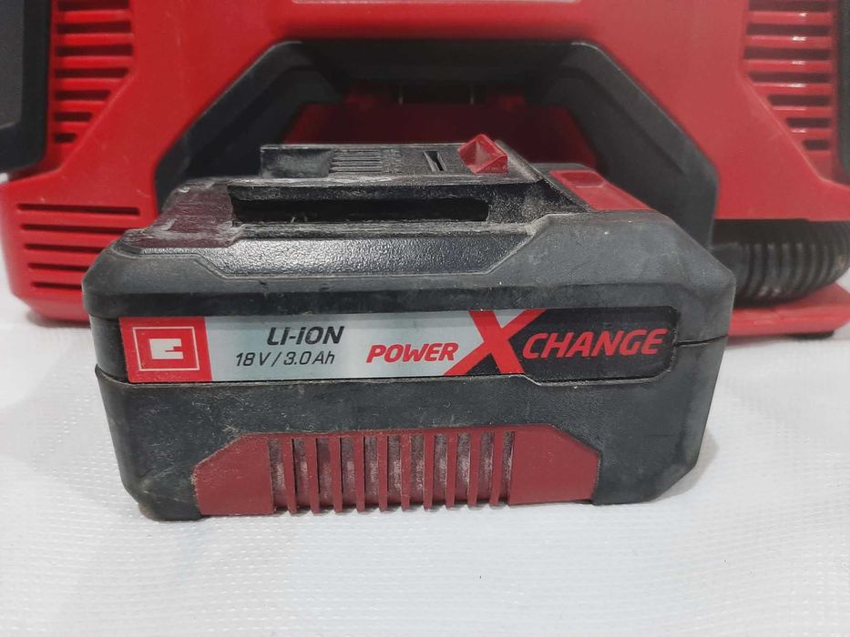 Kompresor bezolejowy Einhell Pressito + Aku 18V / 3.0 Ah