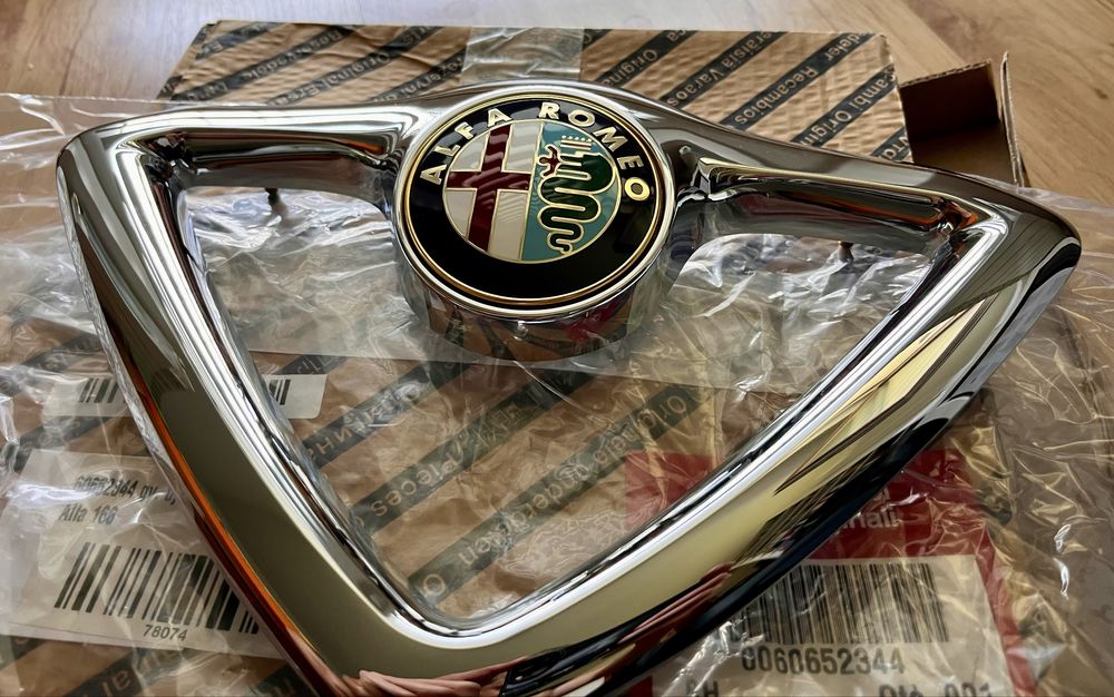 Scudetto grill Alfa Romeo 166