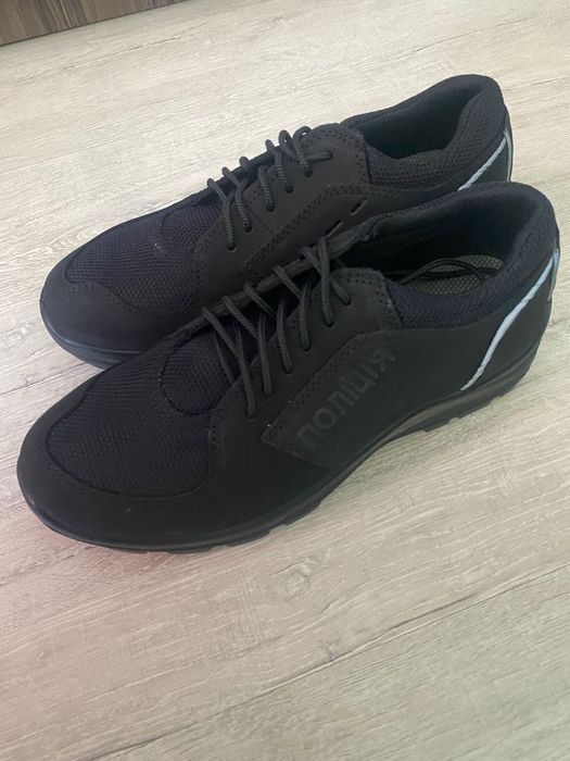 Кросівки з написом «поліція», 38 розмір