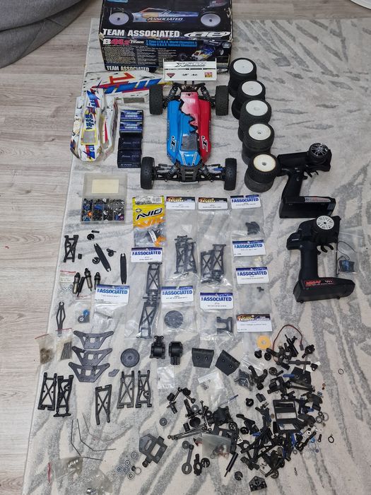 Model zawodniczy rc team associated B 44.2 buggy 4wd 1:10.