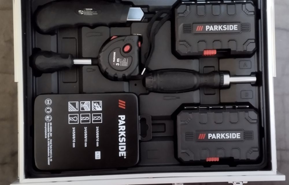 Conjunto aparafusadora Parkside Performance 20V  mala de alumínio