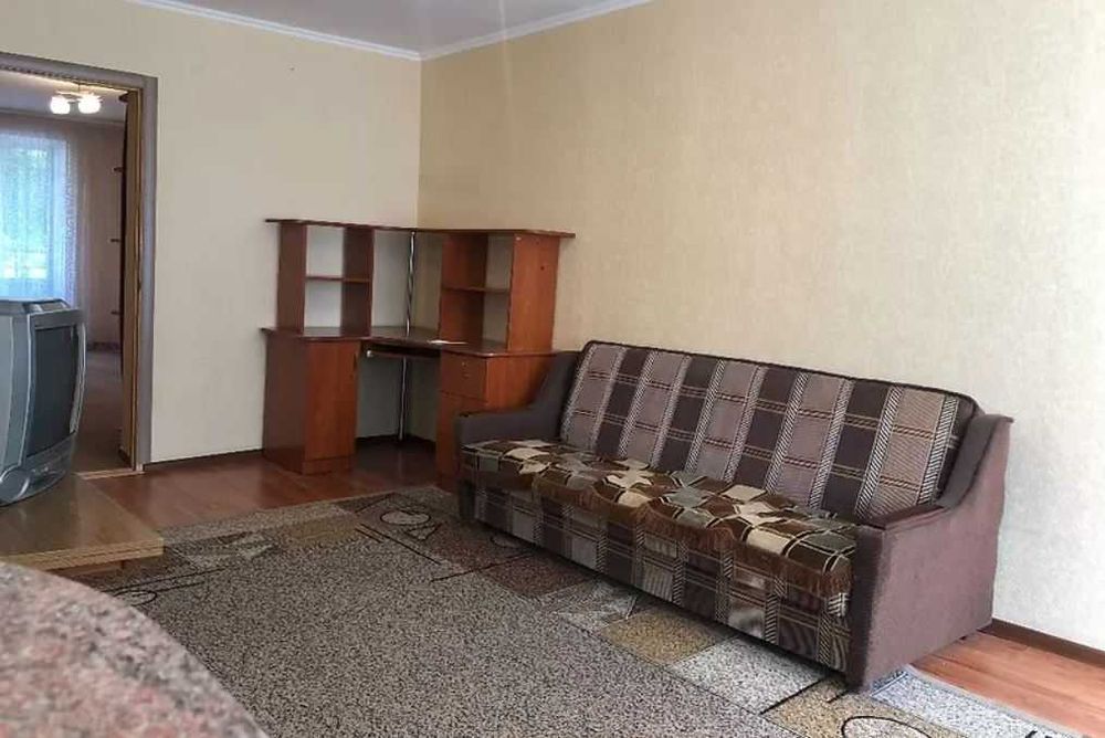 2х кімнатна на вул.Інститутській, 2й поверх, 47м2. Гарний стан!