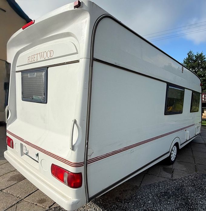 Fleetwood Colchester 500-EB  Przyczepa kempingowa Fleetwood 500 EB 4-osobowa Duża łazienka