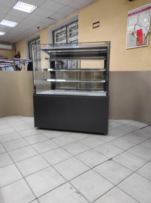 KUM eclair 1m кондитерская витрина