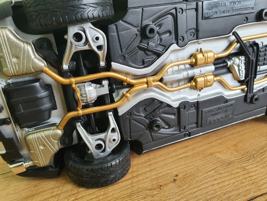 Welly Mercedes ML164 1:18 piękny