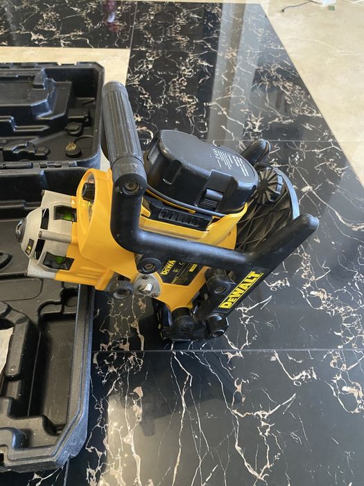 Лазерный уровень ротационный аккумуляторный Dewalt DW073