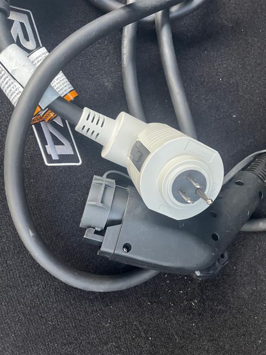 Оригінальна зарядка для Nissan Ariya