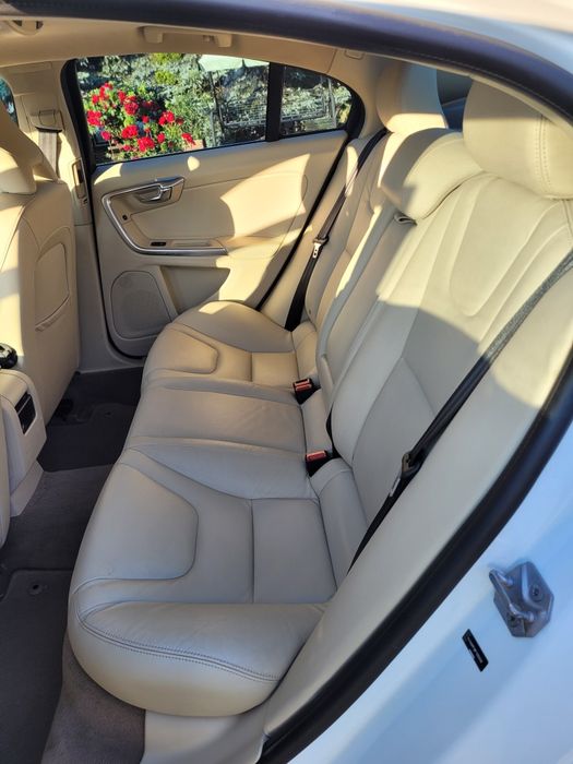 VOLVO S60 rok 2015 benzyna