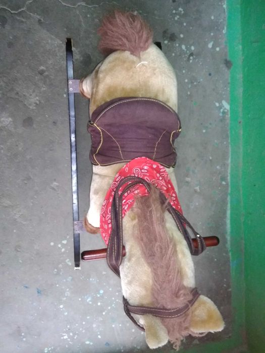 Лошадка качалка импортная мягкая