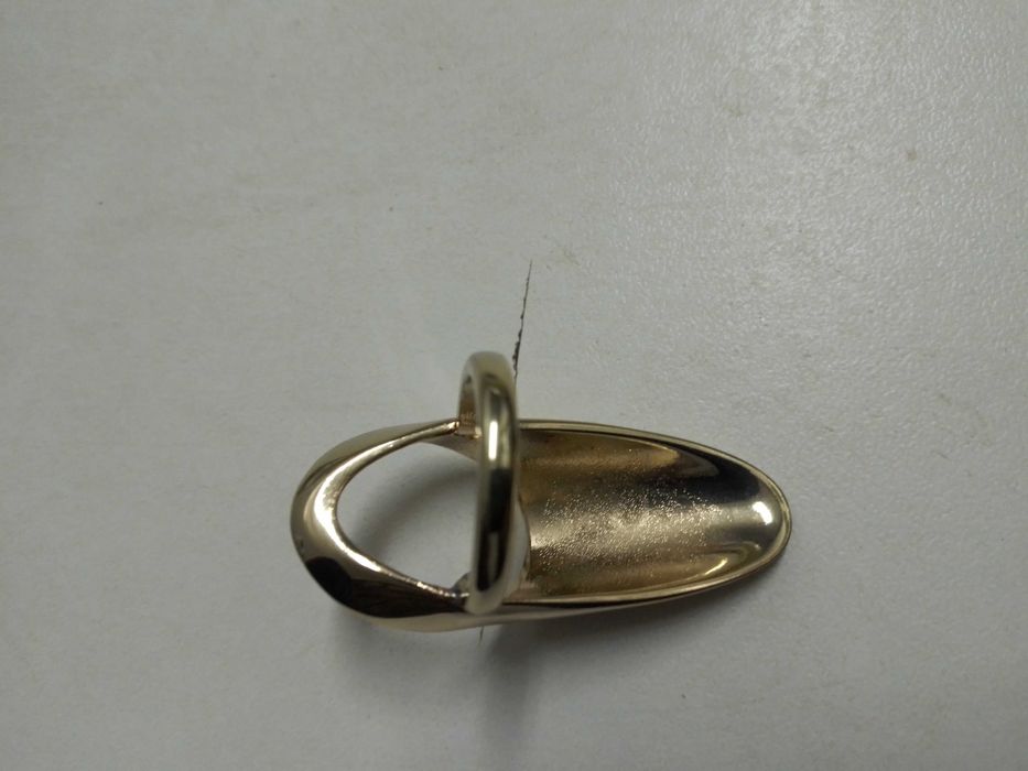 Anel dourado número 18