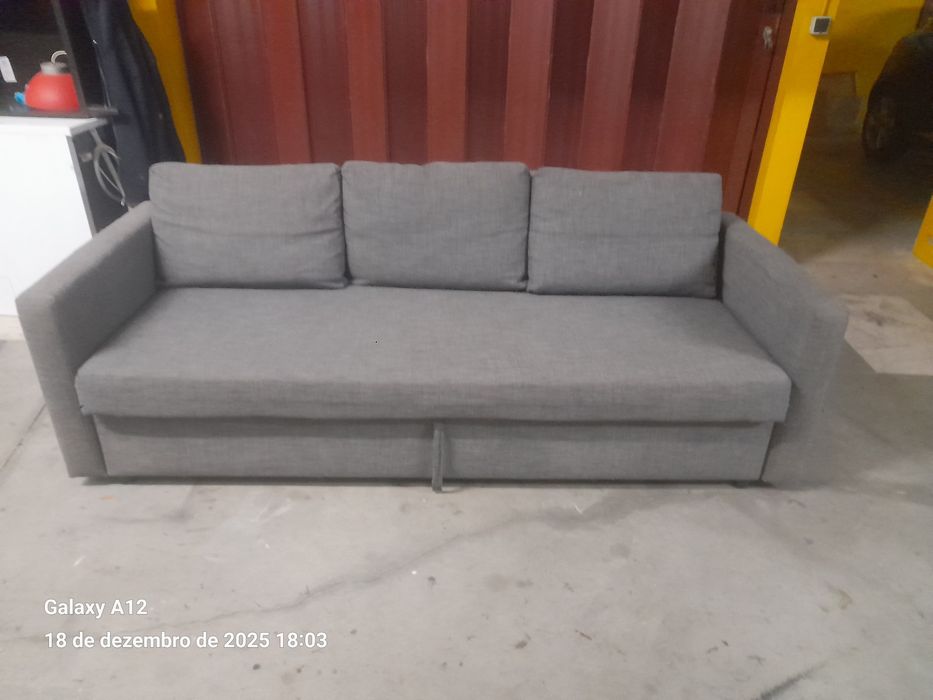 Sofá cama com gavetão Ikea