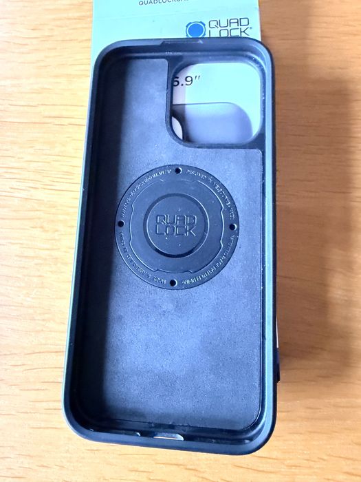 Capa QuadLock p/ IPhone 16 Pro max