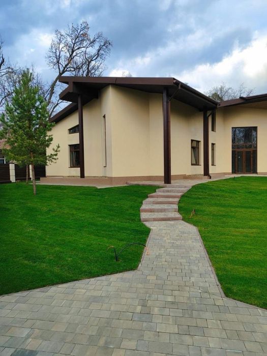 Продам будинок в санаторно-курортній зоні м. Києва (Пуща-Водиця )