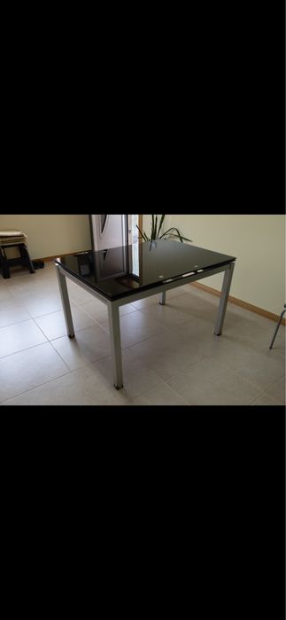 Mesa de cozinha com 4 cadeiras