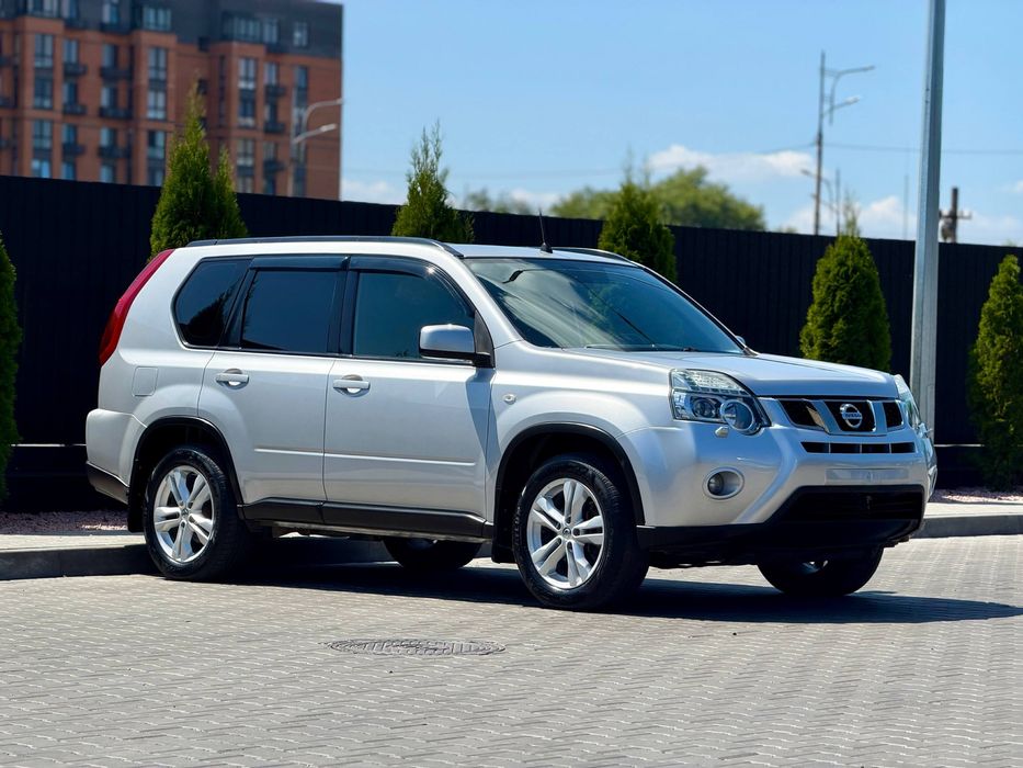 Nissan Xtrail целый