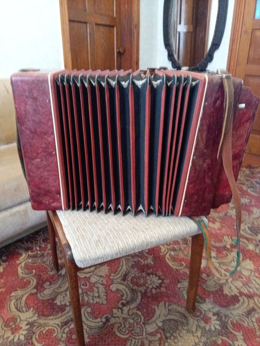 Продам гармонь Весна за 4500 грн.