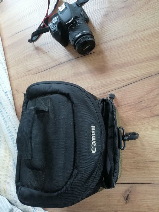 Máquina Canon EOS 200D