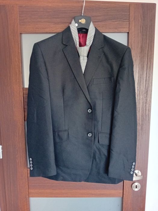 Sprzedam garnitur meski 52/176 kol.czarny
