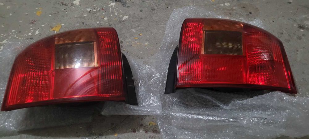 toyota corolla E12 lampa tył, lewa i prawa