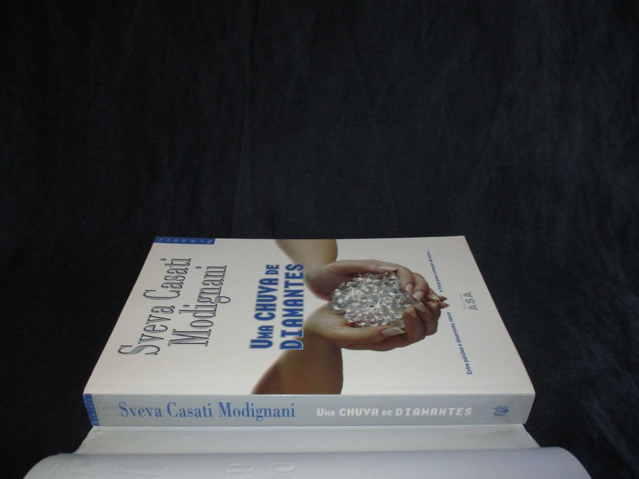 Livro Uma Chuva de Diamantes Sveva Casati Modignani