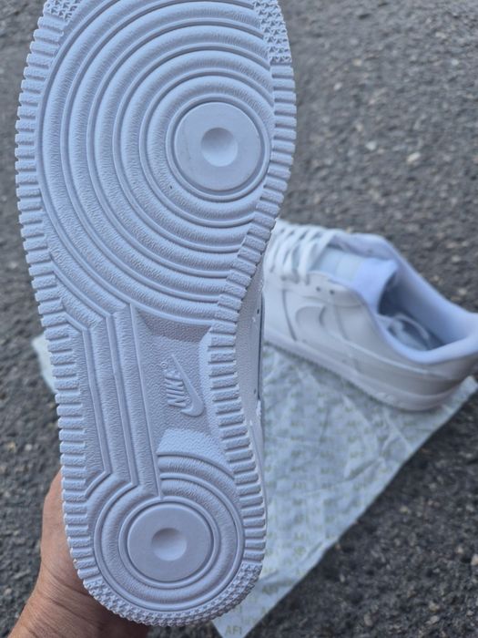 Кросівки NIKE AIR FORCE 1 LOW розмір 39