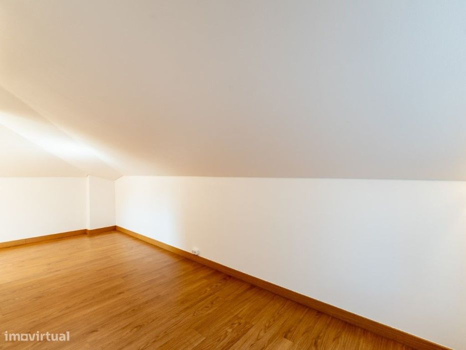 Apartamento T1+2 para arrendamento sem móveis, em condomínio privad...