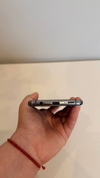 Samsung galaxy s10 ( ОТЛИЧНОЕ СОСТОЯНИЕ)
