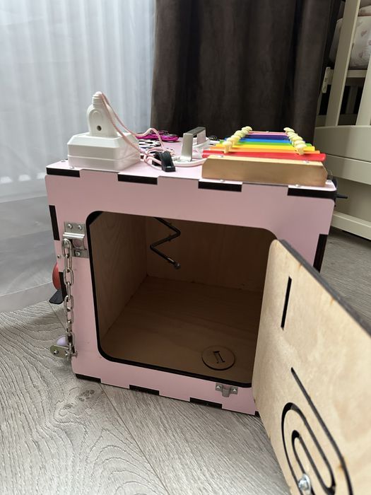 Великий бізі куб максимальної комплектації для дівчинки