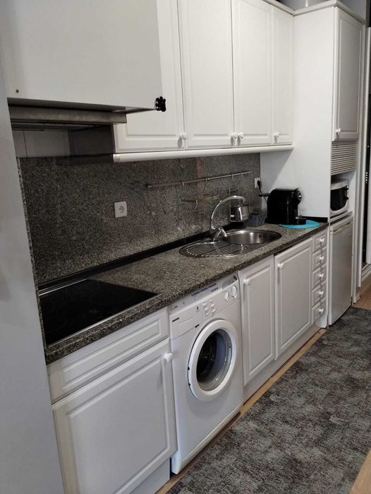 Apartamento a 50 metros da Praia. Piscina e Estacionamento.