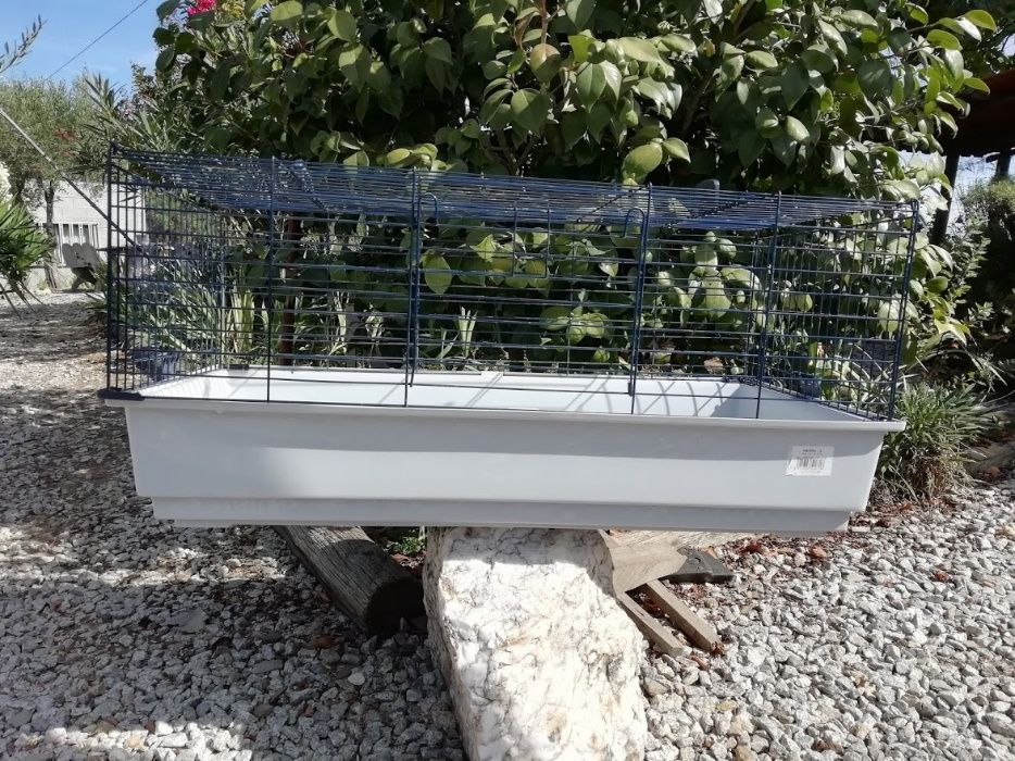 Gaiola com 1 metro de comprimento para coelhos,ou outros roedores.