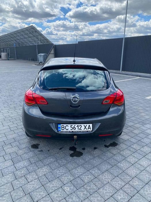Opel Astra J 2010р
