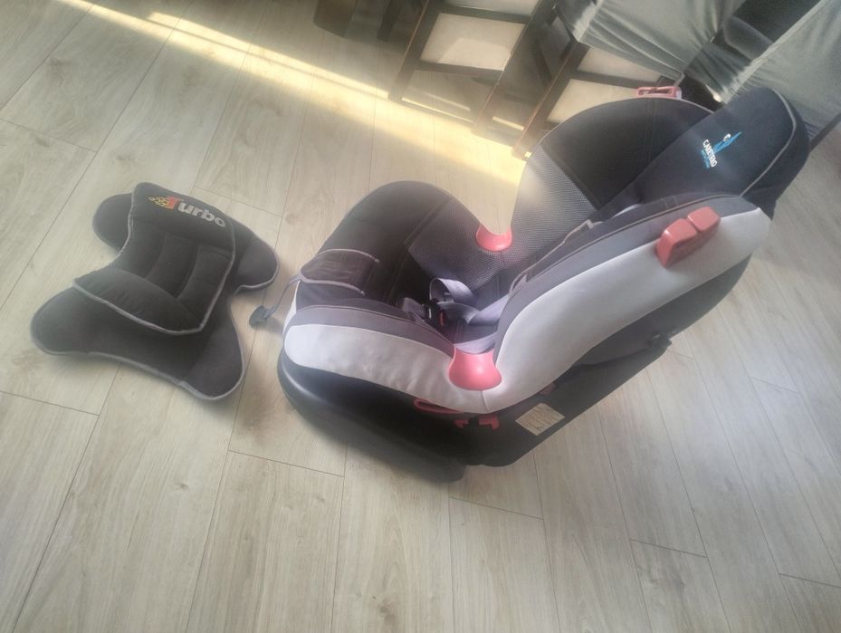 Fotelik samochodowy Caretero 9-25 kg