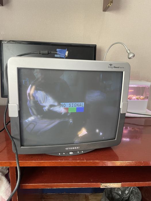 Monitor CRT Hyundai ImageQuest Q770 - vintage a funcionar