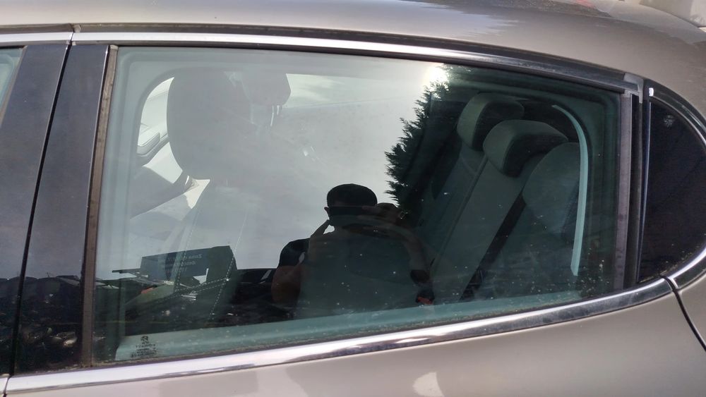 Vidro porta trás esquerdo PEUGEOT 208