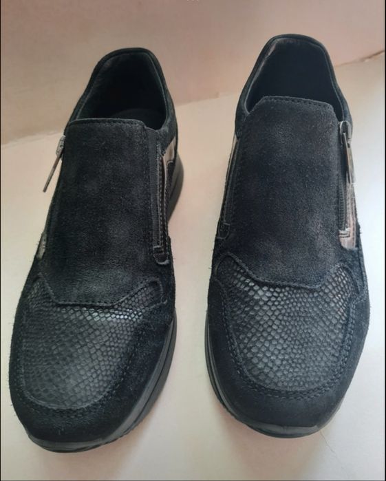 Polbuty damskie Igi&Co  rozmiar 35