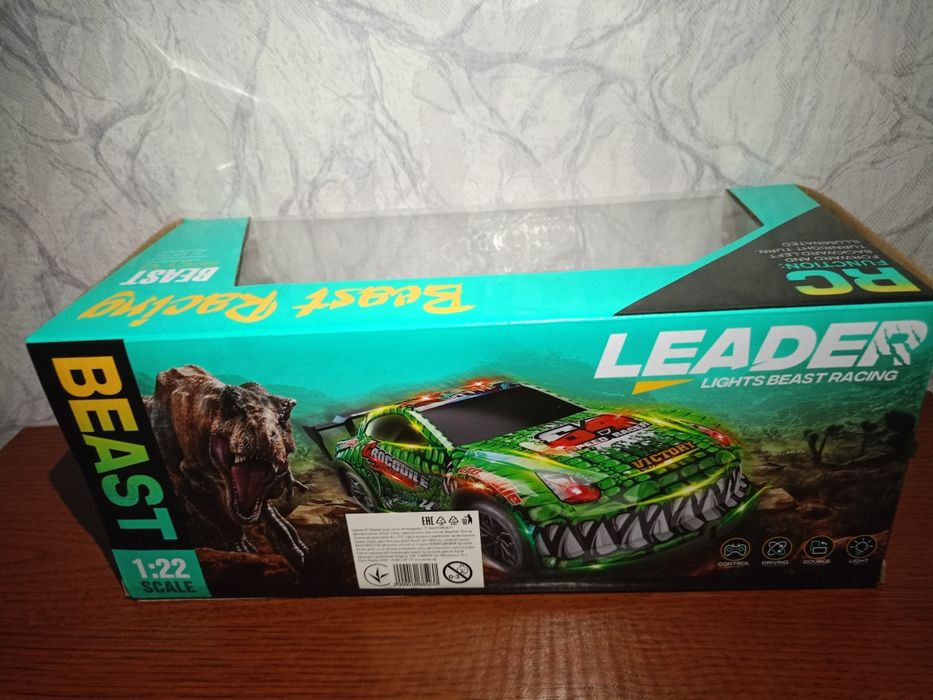 Продам детскую игрушку машинку на радио управлении