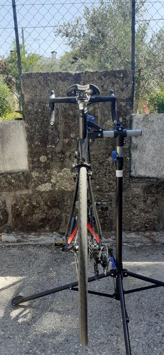 Bicicleta de estrada em carbono