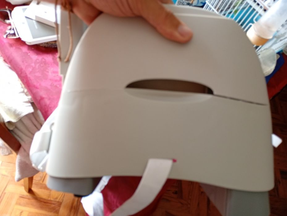Mamma bėbé quer se elevar para comer na cadeira para  Bébé 20E- Peça bebe passear 3E  Desde 3E
