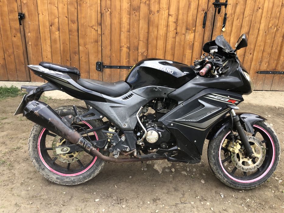 Продам мустанг 200кубів