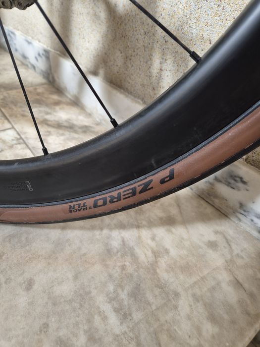 Bicicleta Cube Attain Race, modelo 2025