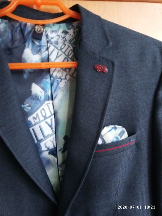 Піджак,пиджак святковий