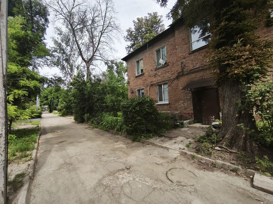 продаж 2-во кімнатної квартири на 12 кварталі поряд з ТЦ Терра