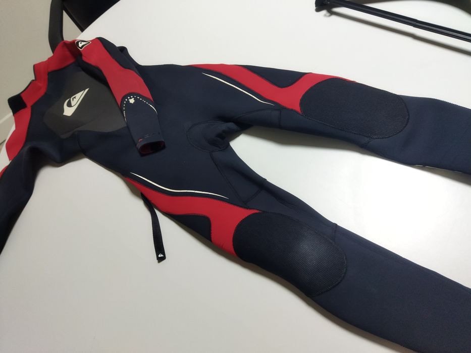 Fato de surf Quiksilver  3:2  10/11 anos