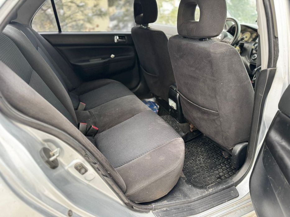 Mitsubishi Lancer 1,6 газ/бензин