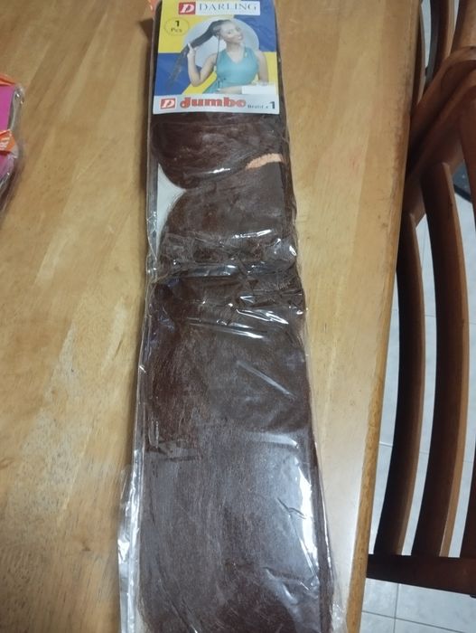 Cabelo postiço de várias marcas