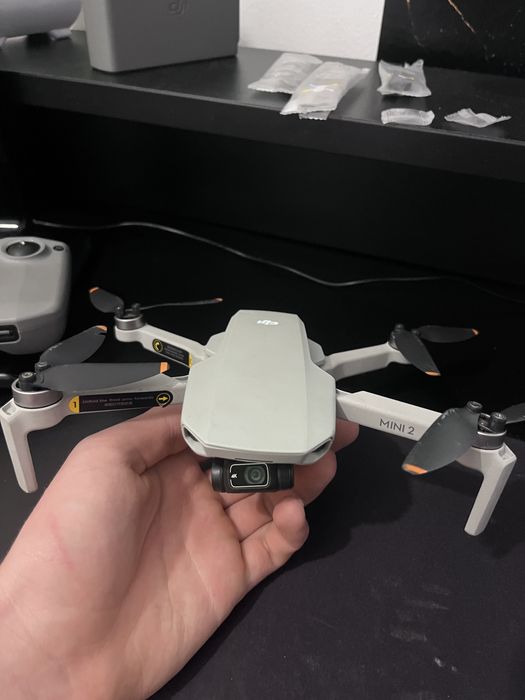 Dron DJI mini 2 Fly More Combo