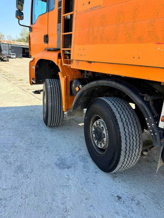 Самоскид повнопривідний з 25 кубовим герметичним кузовом