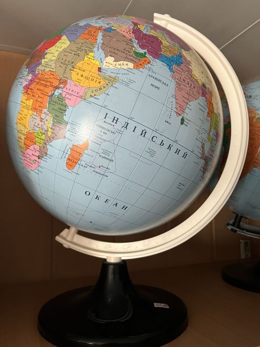 Глобус політичний