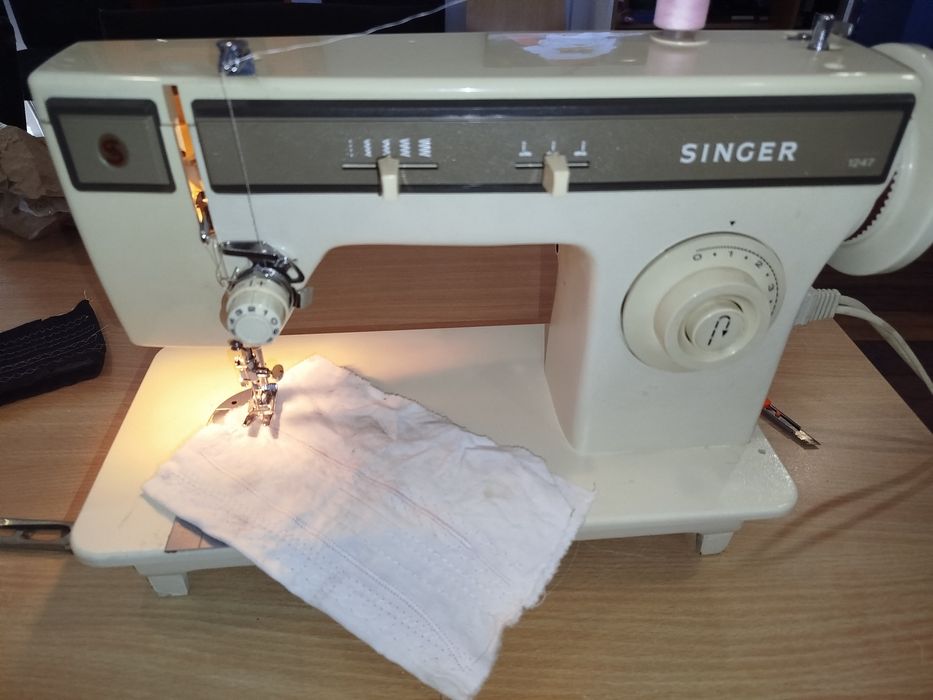 Máquina de costura Singer 1247