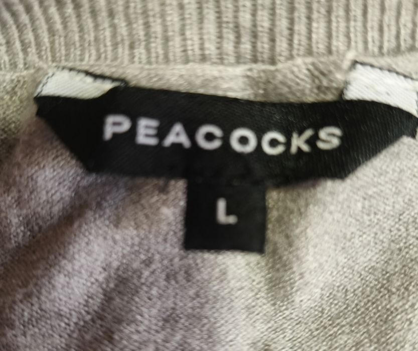 Свитер женский .